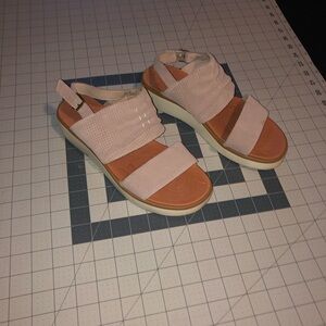 Baretraps. Wedge Sandals. Size 9 M.